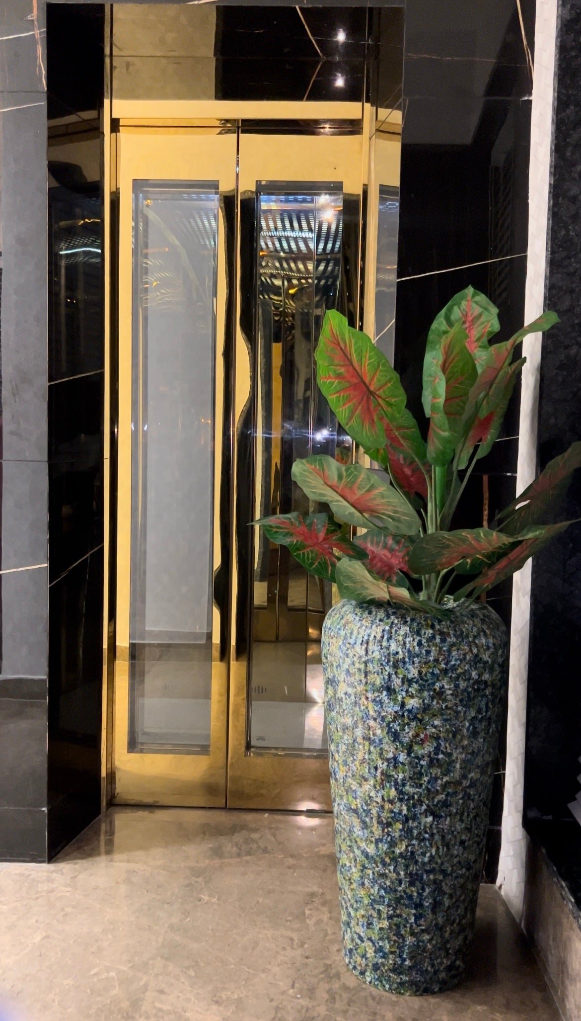 Osaka Tall Textured Planter