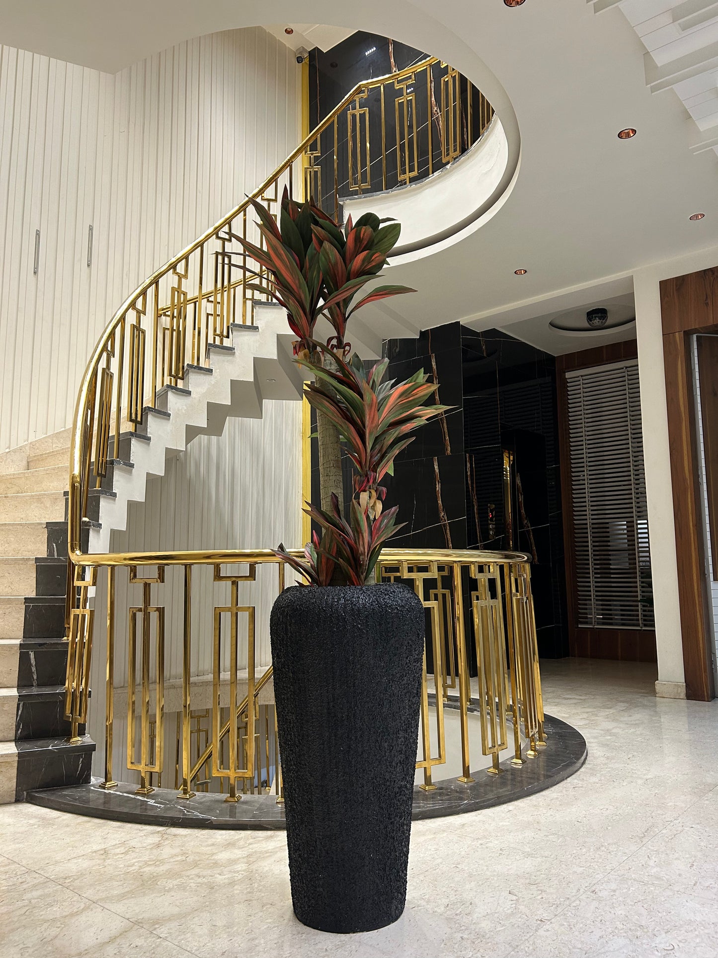 Osaka Tall Textured Planter